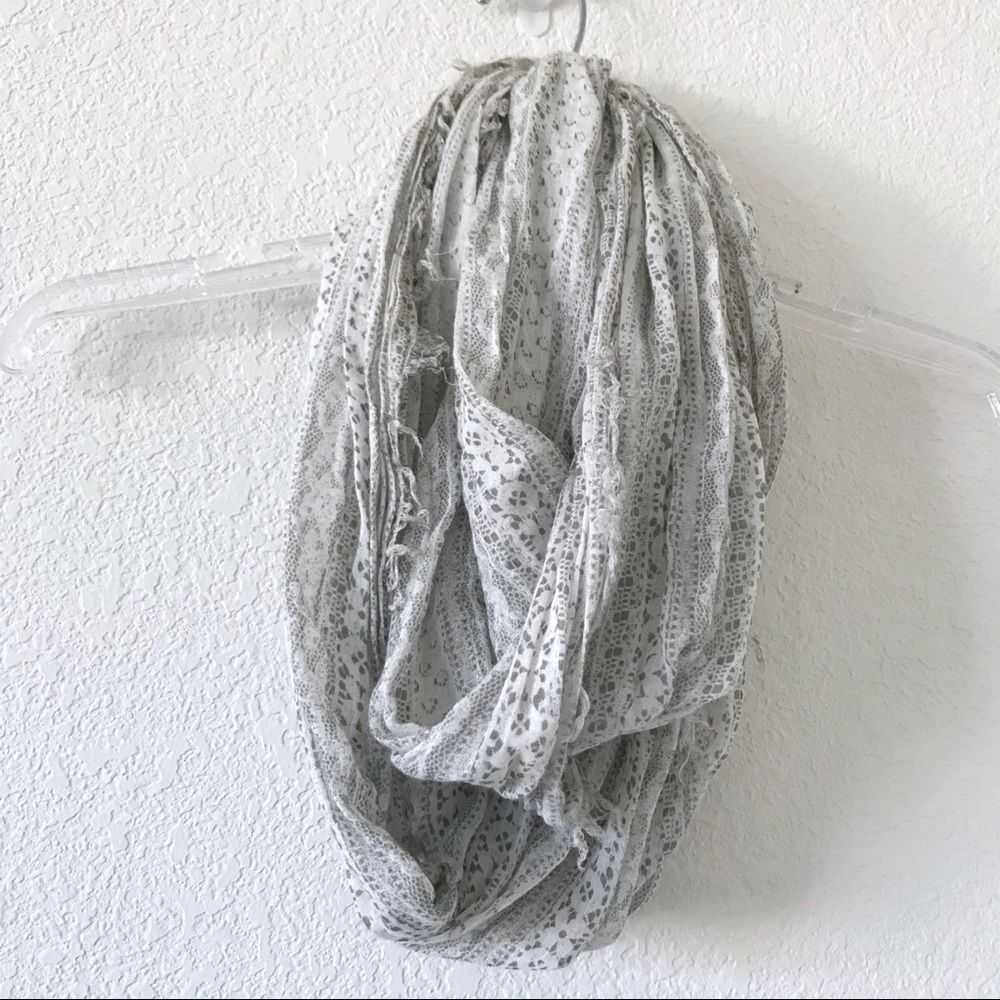 American Eagle Outfitters Lace Print Scarf